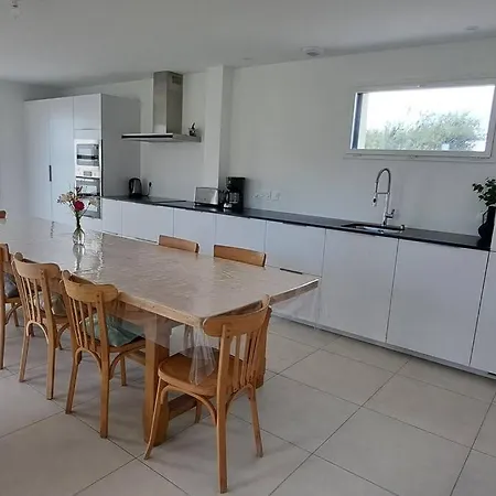 Σπίτι διακοπών Molima, Maison De Bord De Mer, 12a14 Personnes
